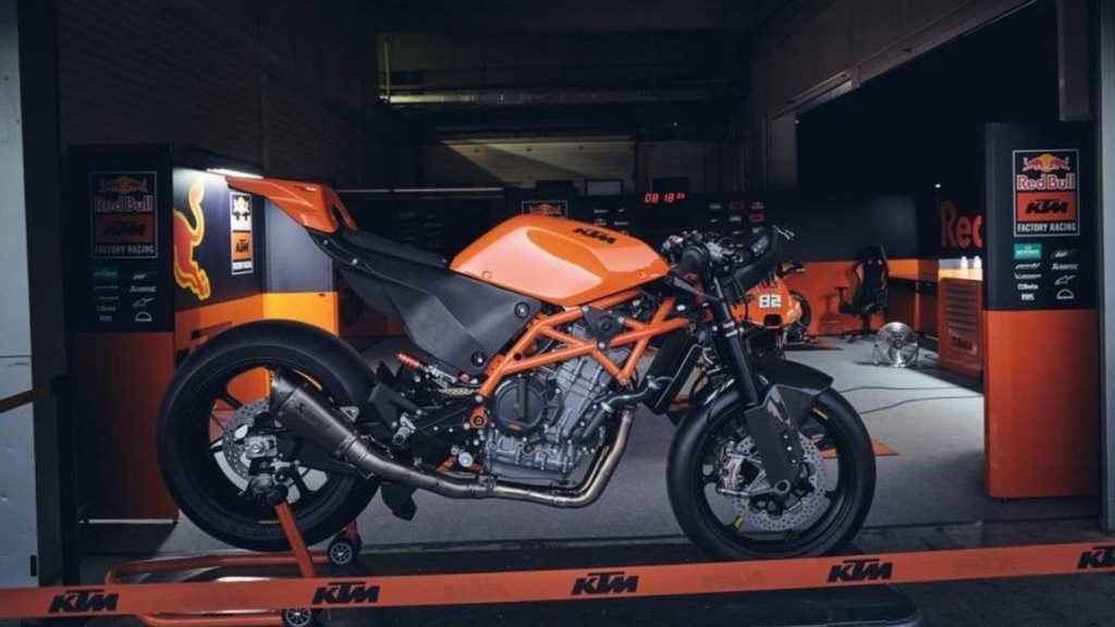 ktm-rc-8c-track-experience---customer-bikes