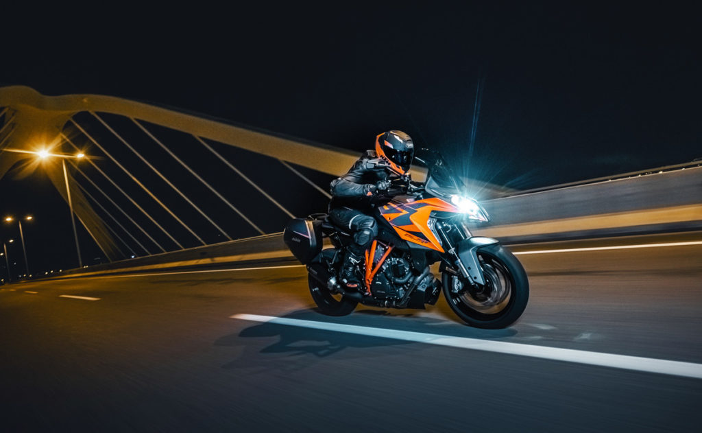 2022 KTM 1290 SUPER DUKE GT LAUNCH (5)