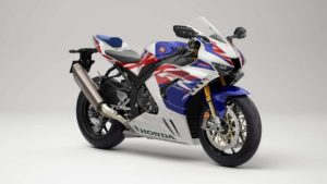 2022-honda-cbr1000rr-r-fireblade-sp-30th-anniversary---front-right