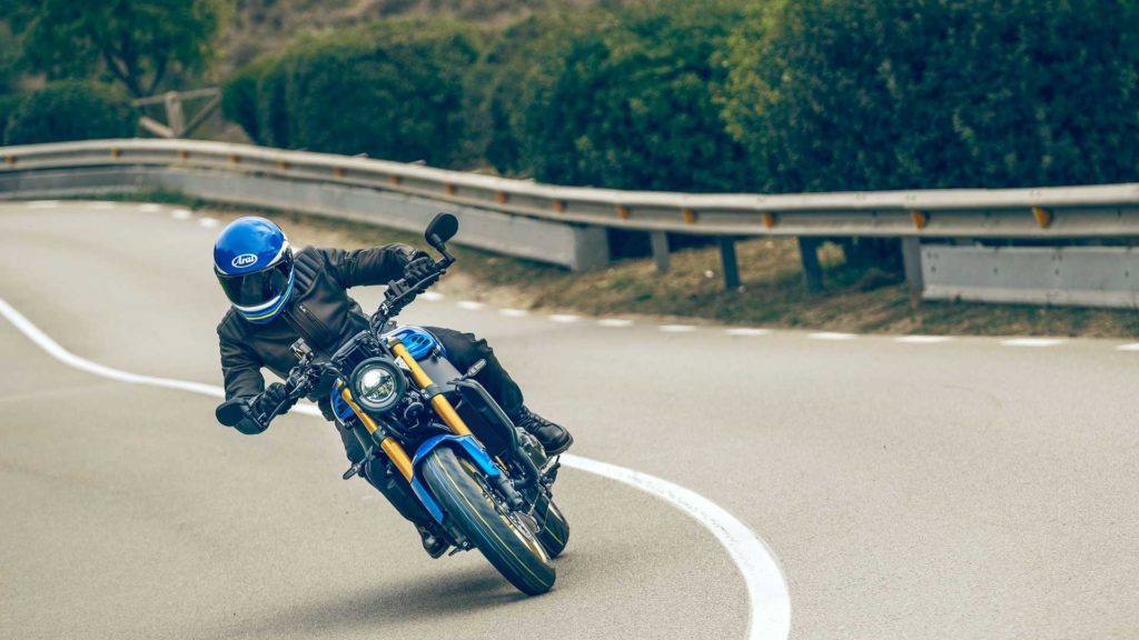 2022-yamaha-xsr900