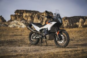 2023 KTM 790 ADVENTURE (1)