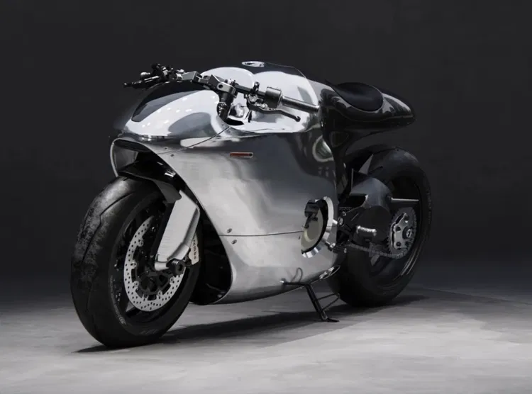 Bandit9s-Custom-Ducati-821-build-1.webp