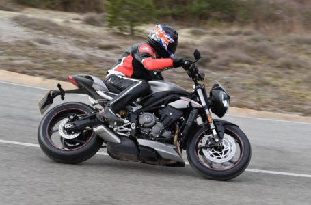 Triumph Street Triple RS and S Comparison