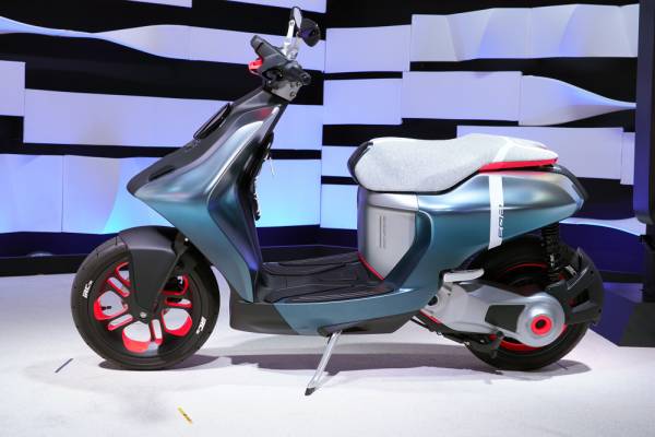 yamaha electric scooty