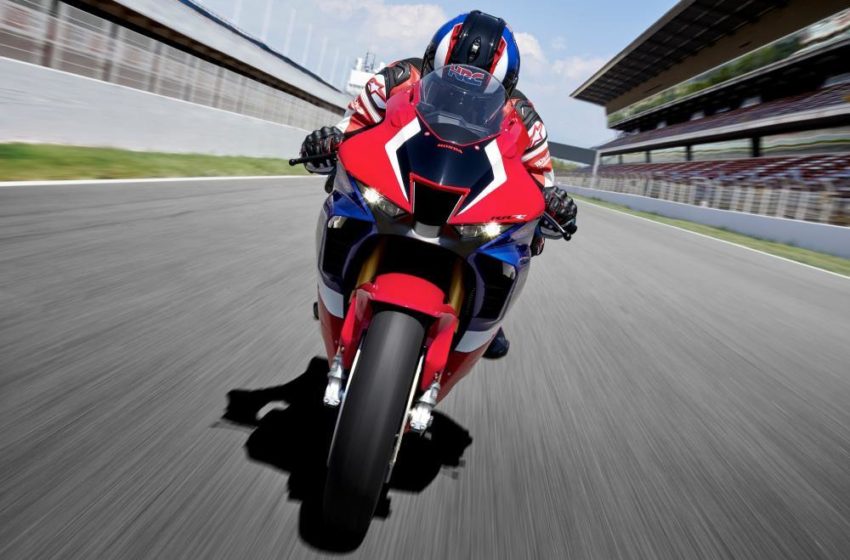  Ducati V4R gets the competitor in the form of Honda CBR1000RR-R SP2