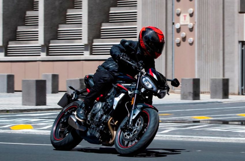  Triumph has launched the new Street Triple R at Rs. 8.84 lakhs (ex-showroom)