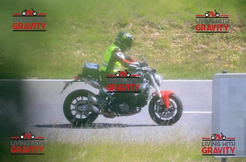 2021-Ducati-Monster-Spied-1-2048x1368