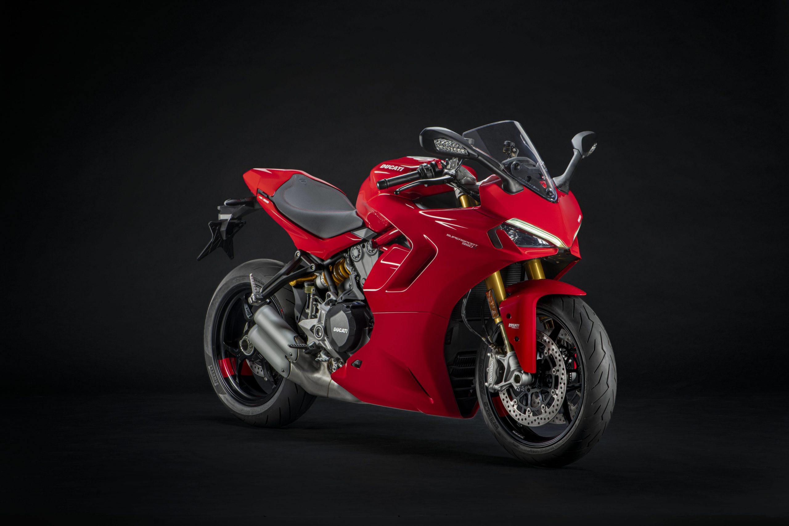 2021-Ducati-Supersport-950-S-scaled.j