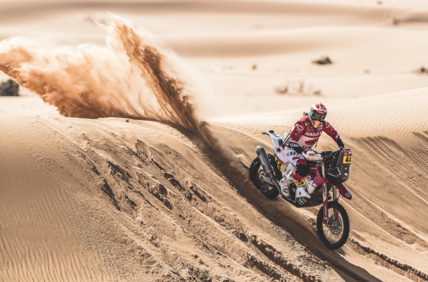 Laia Sanz completes the first half of Dakar Rally 2021