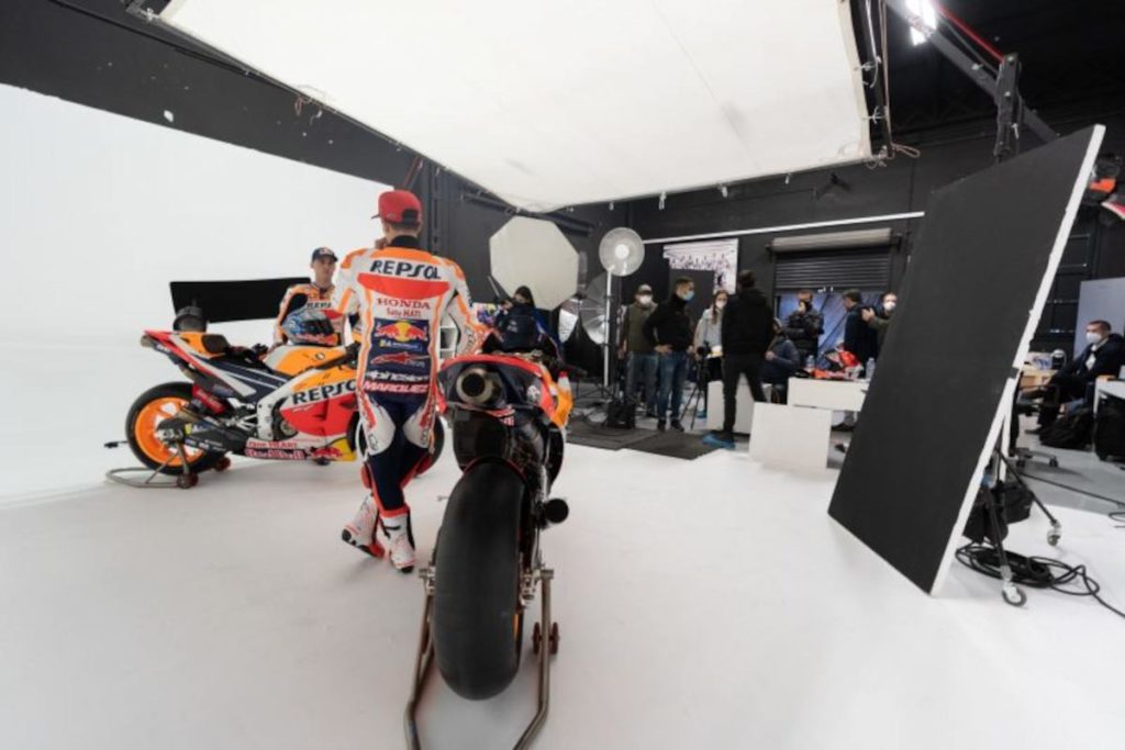 Cover-2021-Honda-HRC-Behind-the-scenes-MotoGP-5