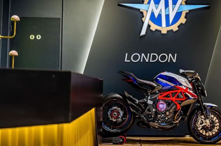  MV Agusta builds the super exclusive Dragster 800 RR SCS London