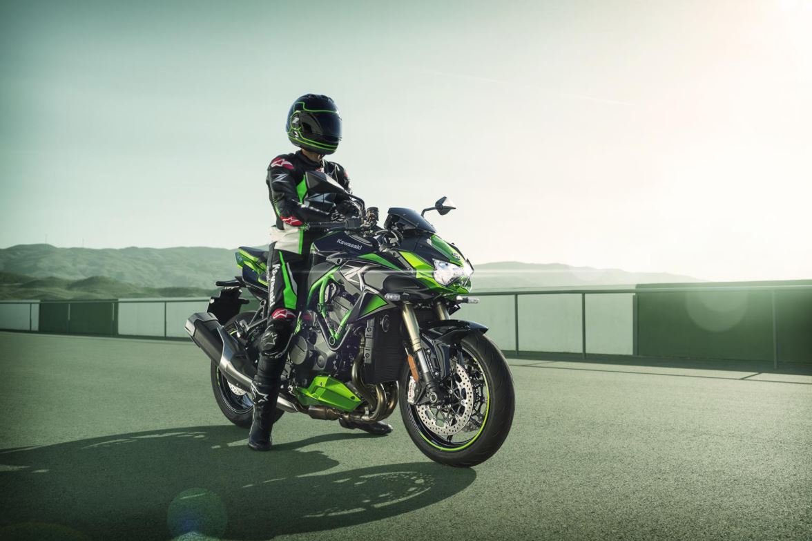 Kawasaki unveils the new 2022 supercharged ZH2 and ZH2 SE Adrenaline