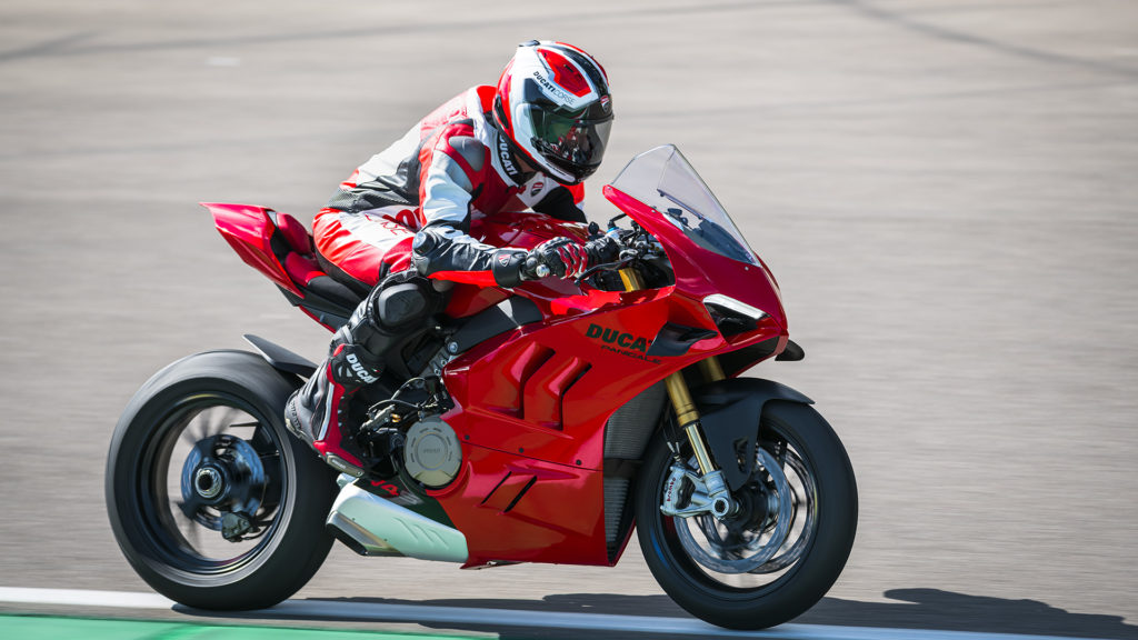Panigale-MY22-Dinamica-66-Gallery-1920x1080