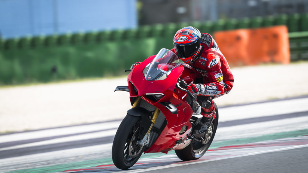 Panigale-MY22-Dinamica-70-Gallery-1920x1080