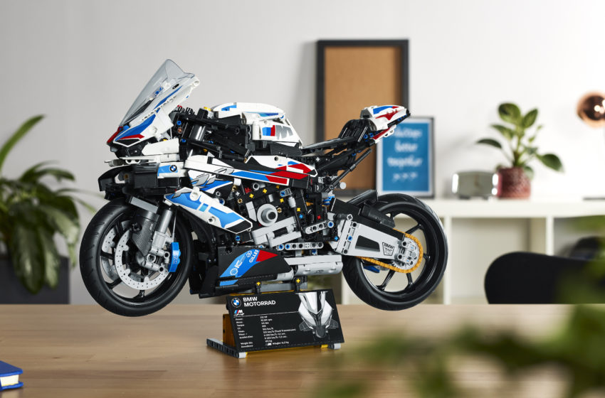  BMW Motorrad presents the LEGO Technic BMW M 1000 RR