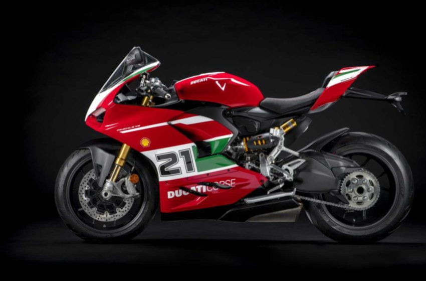Cover-ducati-panigale-v2-bayliss-1st-championship-20th-anniversary-edition-850x560