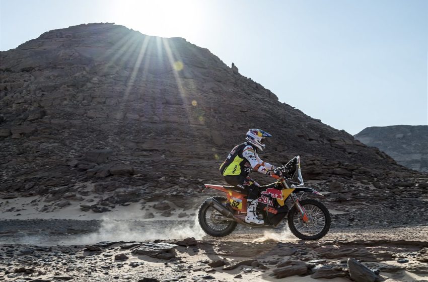  Matthias Walkner takes Dakar Rally lead on stage nine