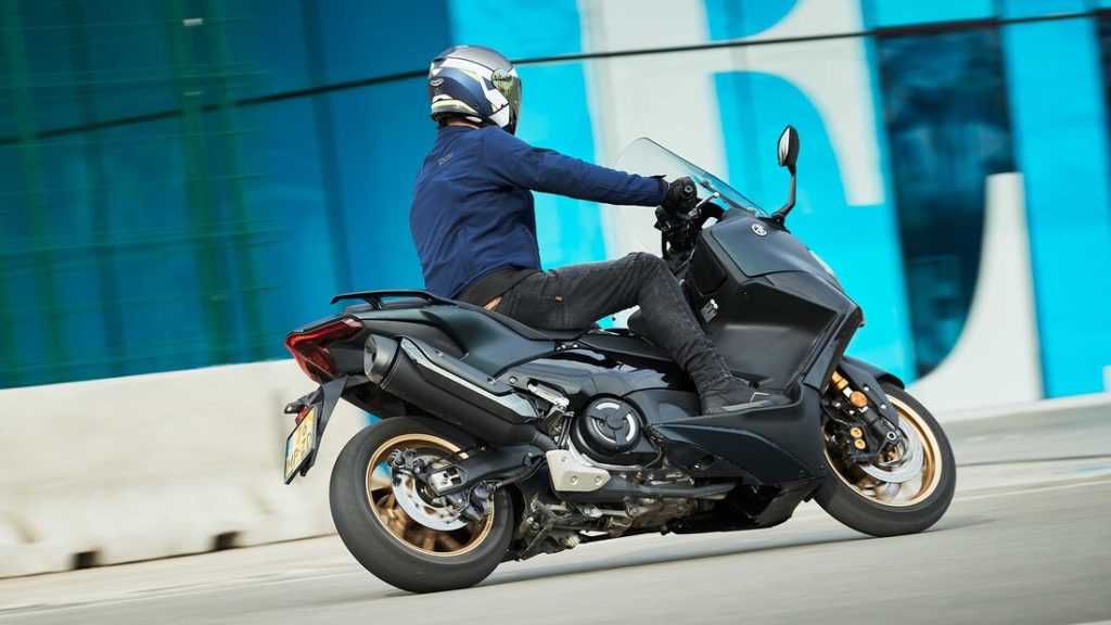 2022 Yamaha TMax 560 features, specifications and price - Adrenaline ...