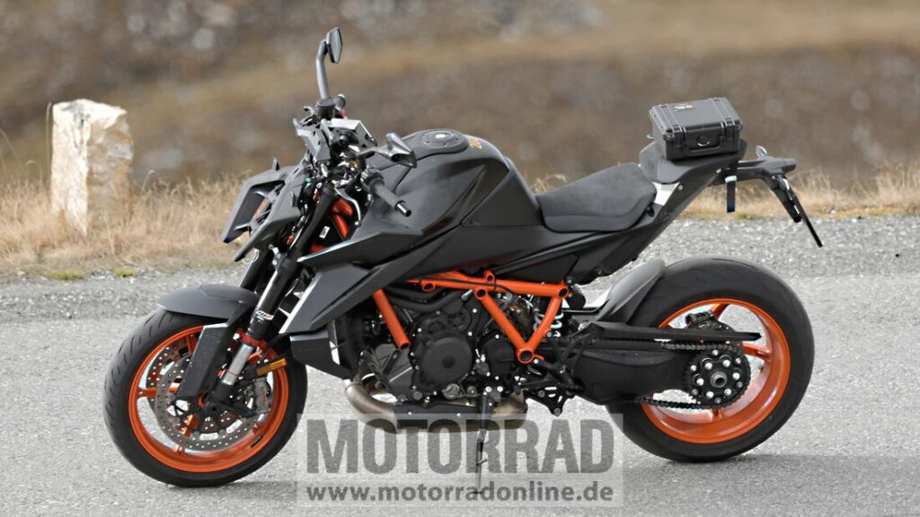 2023 KTM 1290 Superduke R prototype spied in European Alps