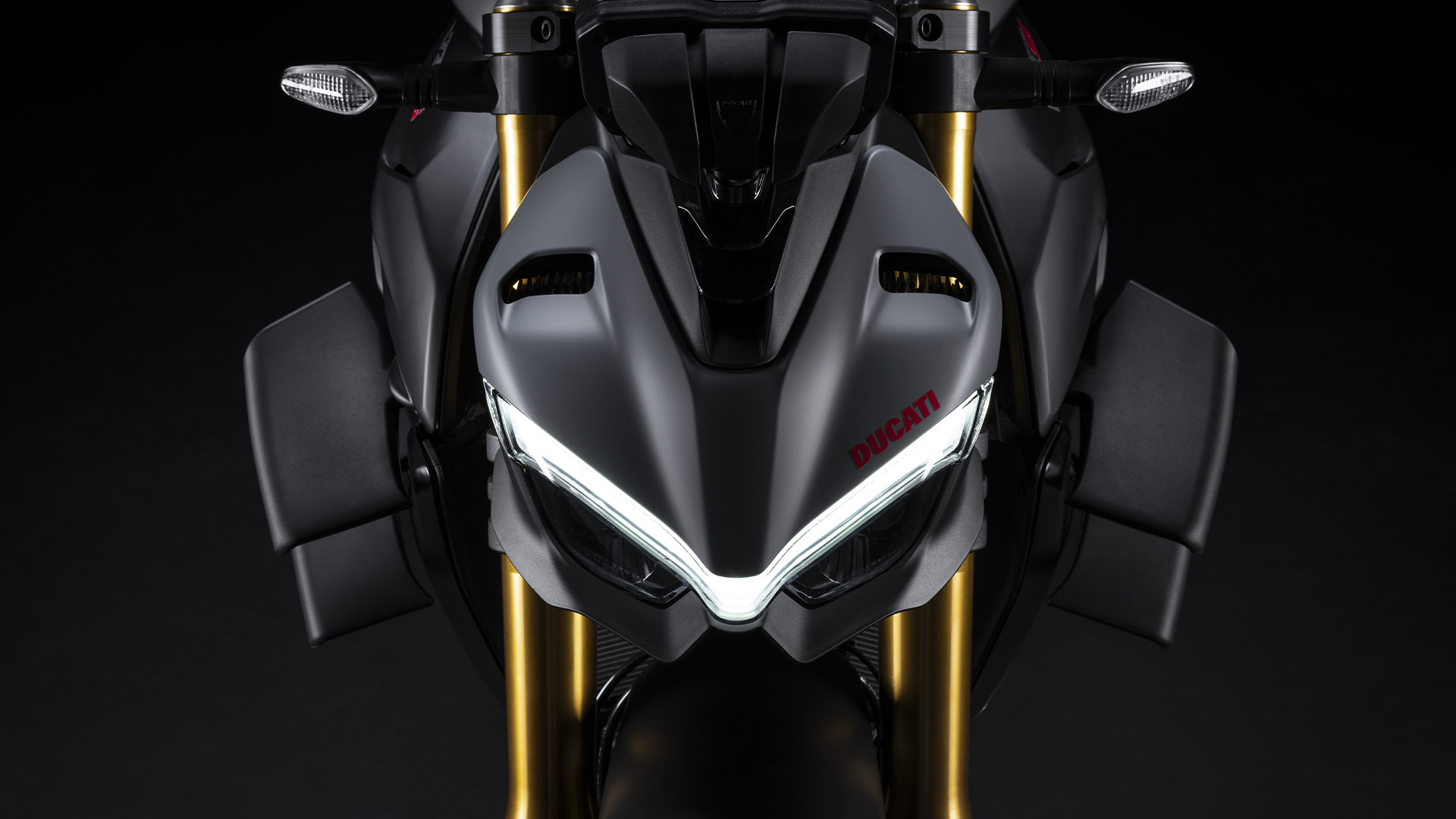 2023-Ducati-Streetfighter-V4-Cover