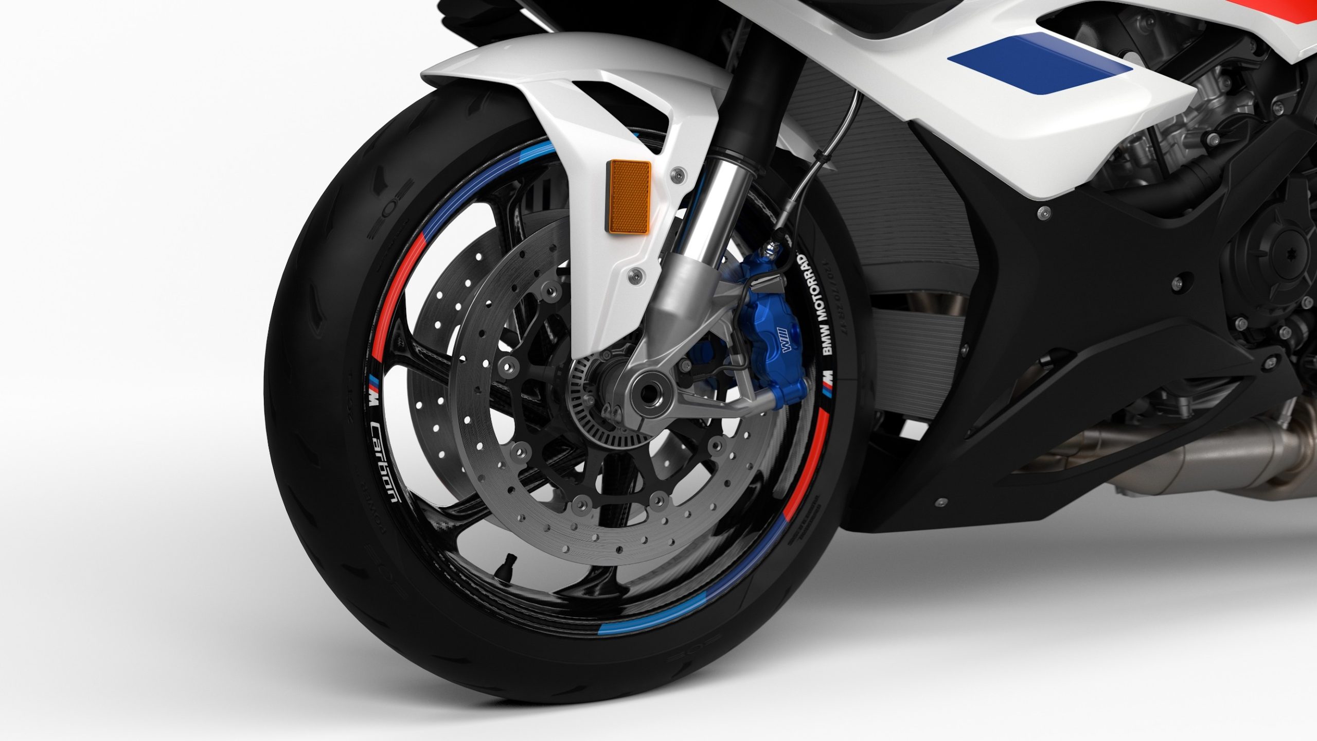 P90480032_lowRes_the-new-bmw-s-1000-r