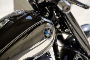 P90488238_highRes_bmw-r-32-and-bmw-r-1