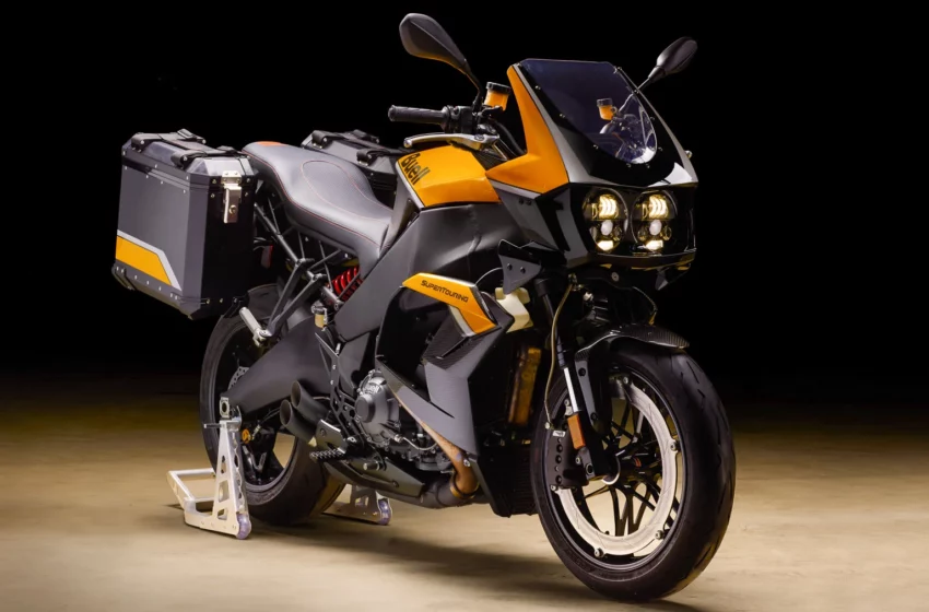  Buell unveils 2025 SuperTouring 1190 model