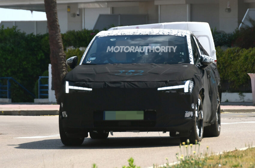  This new 2025 electric crossover from Volvo is spied