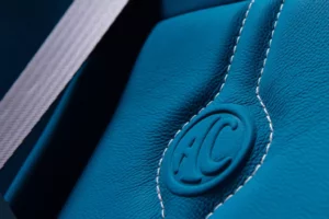 ac-cobra-gt-roadster-blue-leather-seats-detail-1-1024x682.jpg
