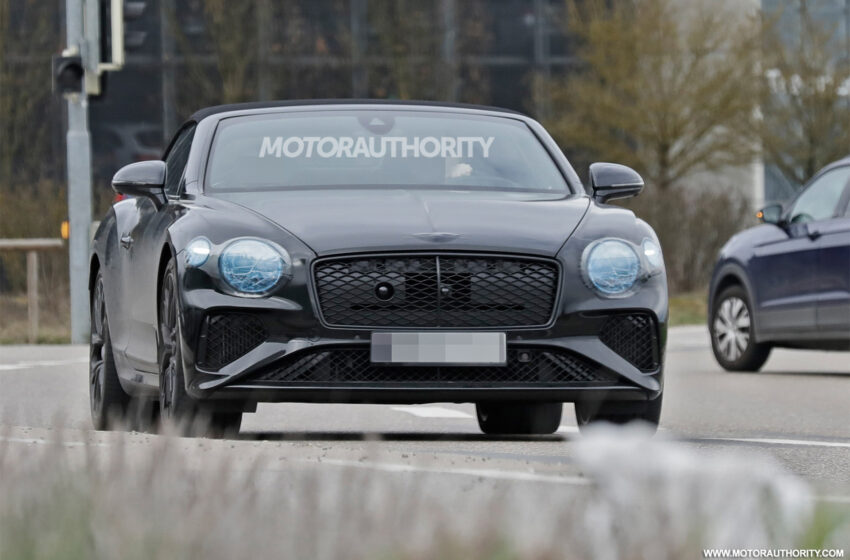 A new luxury car from a British carmaker is spied