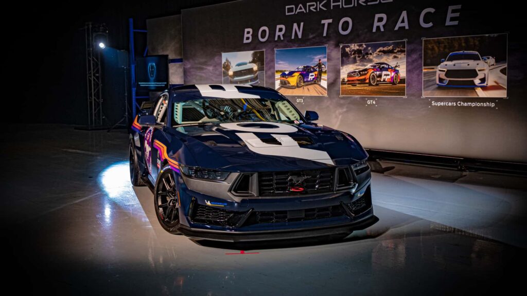 2024-ford-mustang-dark-horse-live-photos