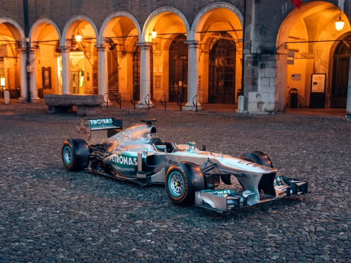 2013-Mercedes-AMG-Petronas-F1-W04