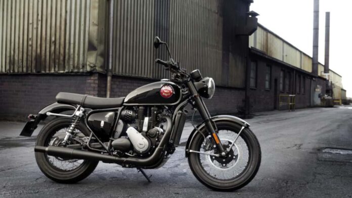 BSA-Masterpiece-The-Intricacies-of-the-Gold-Star-All-Black-Color-Scheme