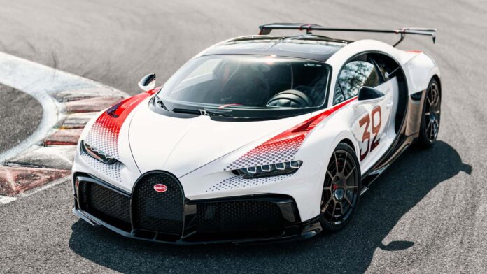New-Bugatti-Chiron-Pur-Sport-Grand-Prix-Exploring-the-Apex-of-Hypercars