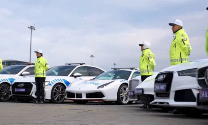 Istanbul-Police-Department-Revamps-Fleet-with-Luxury-Supercars-1.jpg