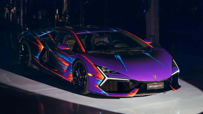 Lamborghini-Revuelto-Opera-Unica-A-New-Masterpiece-Unveiled-at-Art-Basel-Miami-Beach-2023-5