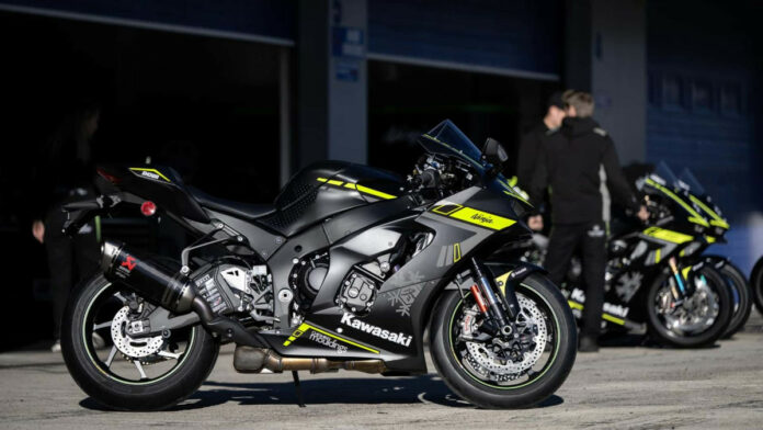 The-New-Kawasaki-Ninja-ZX-10RR-Winter-Test-Edition-arrives-with-only-25-units-3.