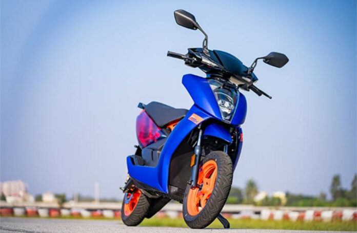 Green-Speed-How-the-New-Ather-450-Apex-is-Zooming-Past-Traditional-Scooters-1.jpg