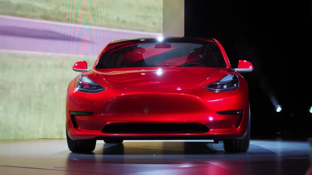 Unveiling-the-New-Tesla-Model-3-A-New-Era-in-Electric-Vehicle-Excellence.webp