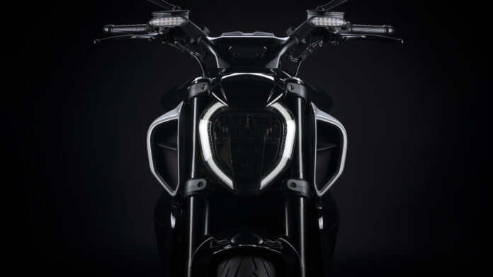 Ducati-Diavel-V4-A-New-Breed-of-Cruiser-11.jpg