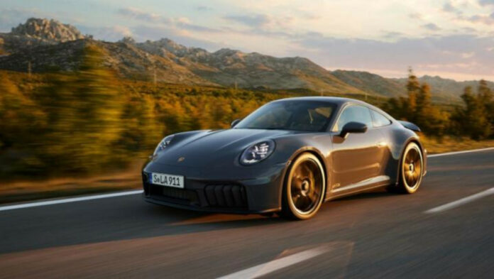 Porsche Unveils Facelifted 911 Carrera and GTS What's New-2.jpeg
