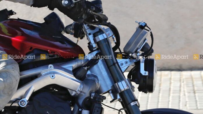 Unveiling-the-Mystery-Is-the-2026-Prototype-a-New-Triumph-Street-Triple-4.jpg