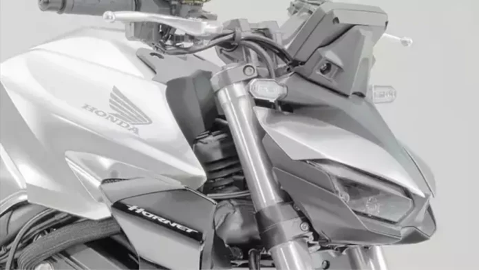 What-Makes-the-New-Honda-CB1000-Hornet-Stand-Out-in-the-Naked-Bike-Segment-Cov