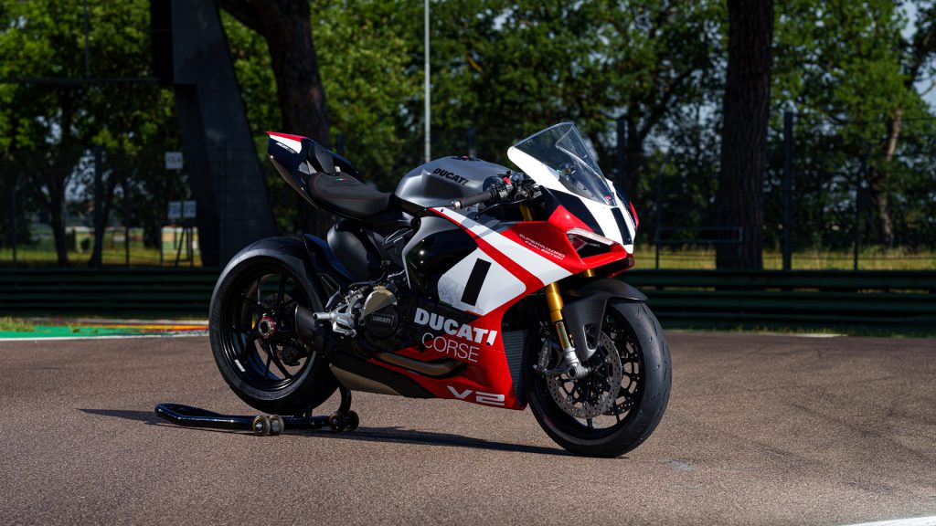 Ducatis-New-Panigale-V2-Send-Off-an-Icon-with-Style-1.jpg