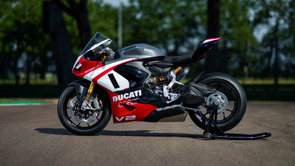 Ducatis-New-Panigale-V2-Send-Off-an-Icon-with-Style-1.jpg