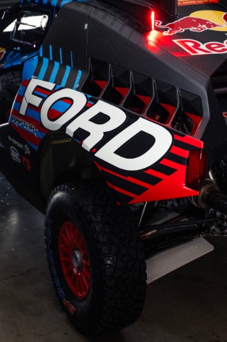 Inside-Look-The-Engineering-Marvel-of-the-Ford-Raptor-T1Cov.jpeg