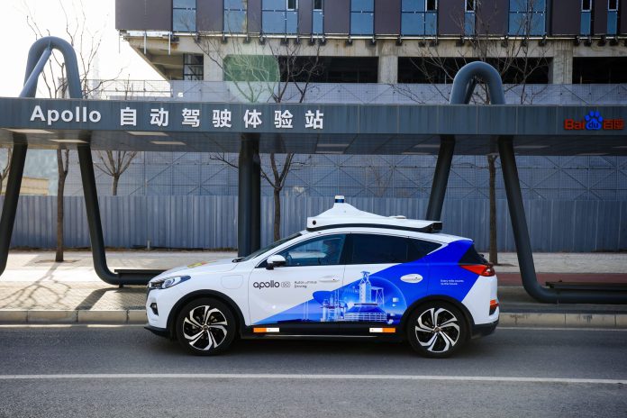 The-Love-Hate-Relationship-Between-Wuhan-and-New-Apollo-Go-Robotaxis-2.jpg