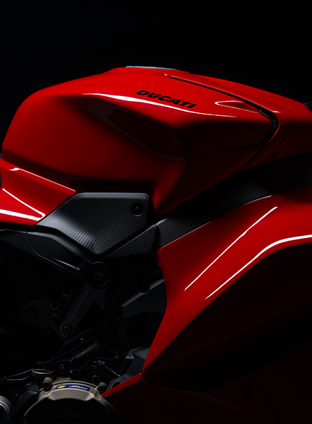 The-New-Ducati-Panigale-V4-The-Apex-of-Superbiking-Excellence.jpg