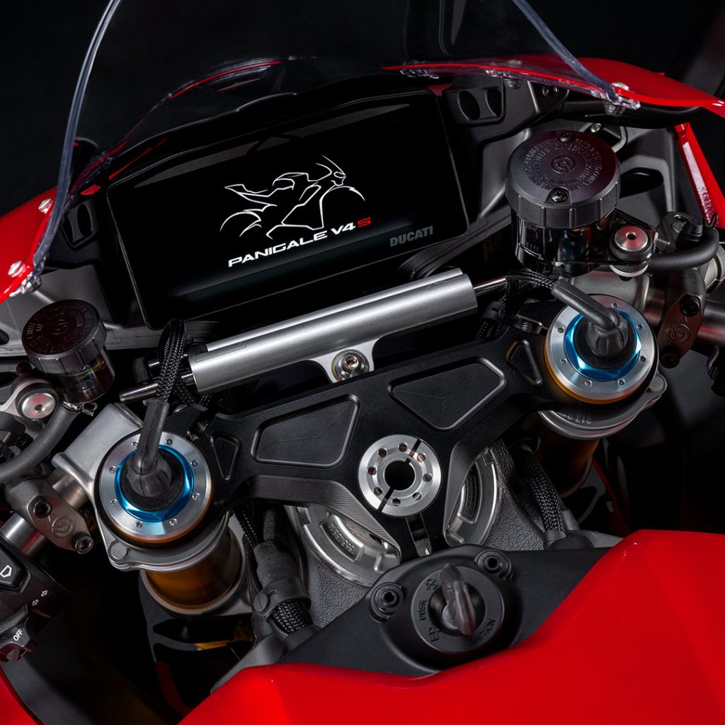 The-New-Ducati-Panigale-V4-The-Apex-of-Superbiking-Excellence-10.jpg