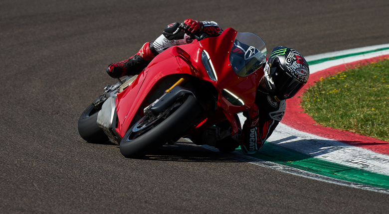 The-New-Ducati-Panigale-V4-The-Apex-of-Superbiking-Excellence.jpg